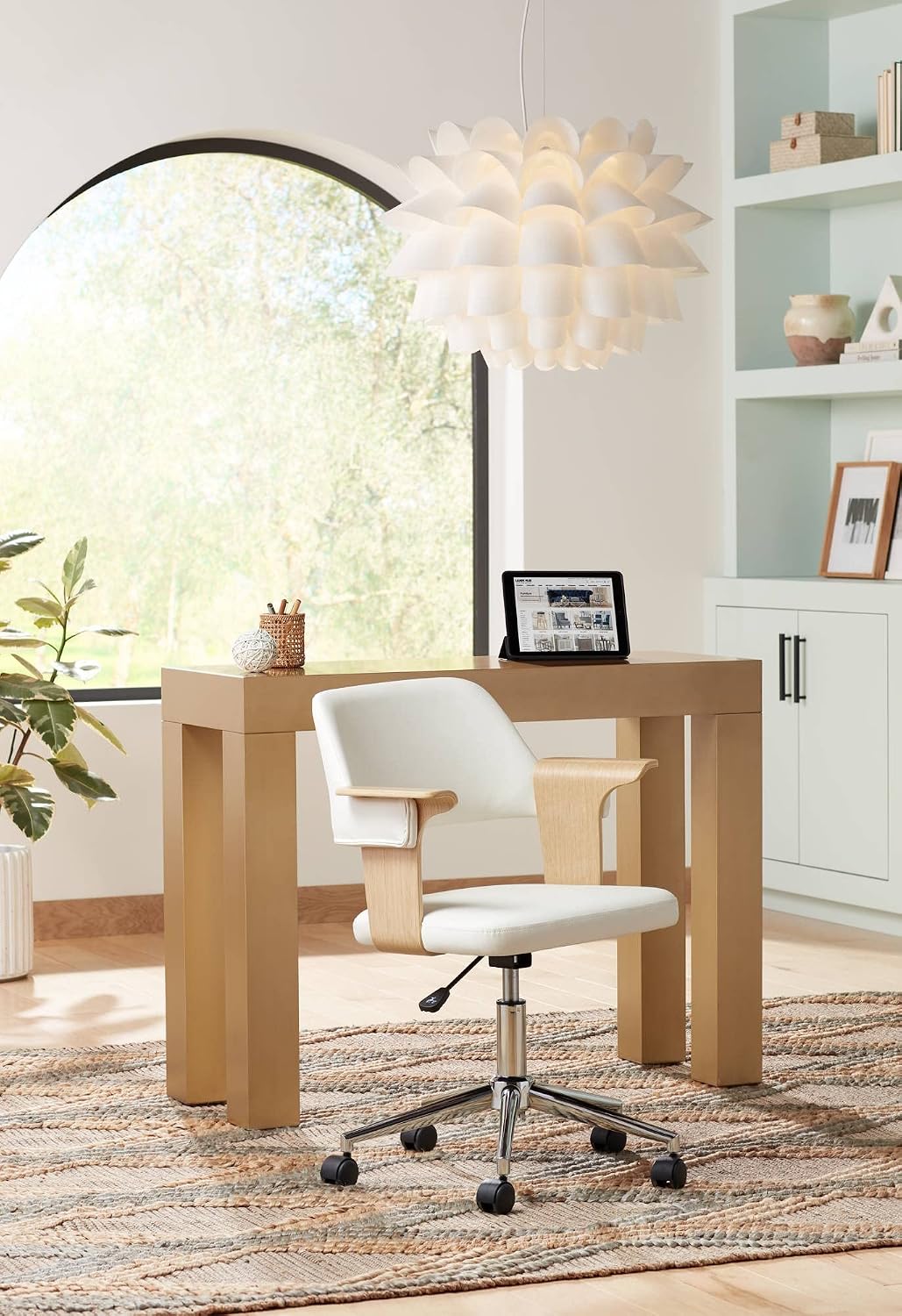 Modern White Flower Pendant light